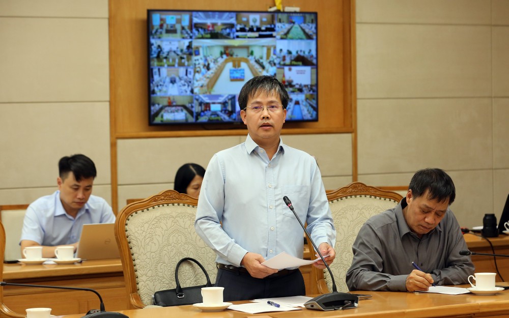 Ong Mai Van Khiem bao cao ve bao so 11. Anh: VGP  