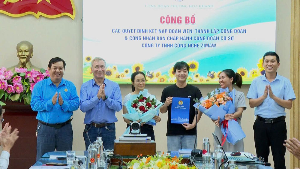 Lanzamiento del Comite Ejecutivo del Sindicato de Base de Zimaw Technology Co. Ltd. perteneciente al Sindicato del barrio de Hoa Khanh Da Nang. Foto: Sindicato de Hoa Khanh