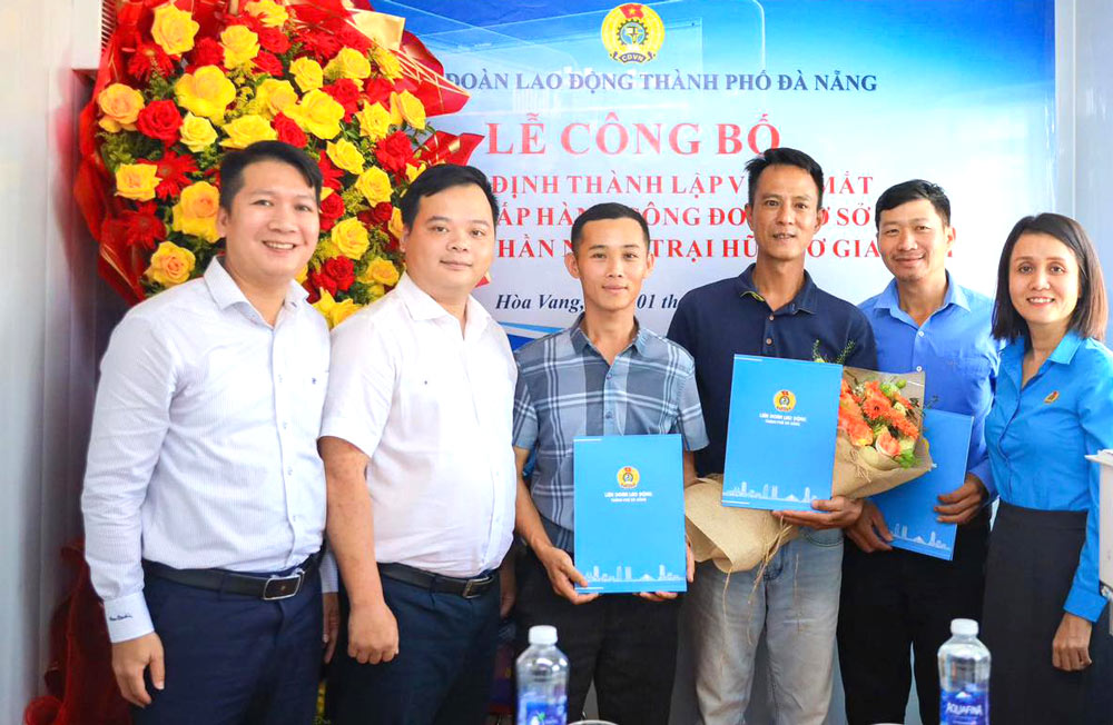 Le syndicat de la commune de Ba Na a Da Nang a cree le syndicat de la societe par actions de fermes biologiques familiales de Da Nang avec 14 membres du syndicat. Photo : Syndicat de Ba Na