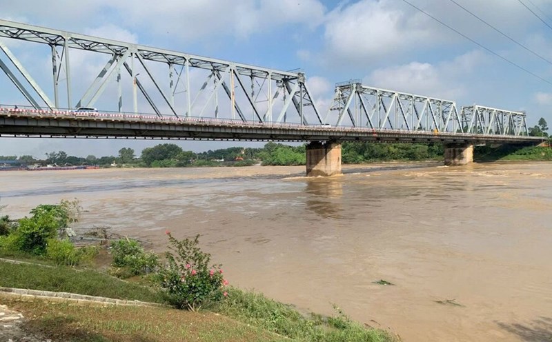 The area where the train capsized near Viet Tri bridge. Photo: Provided by the people