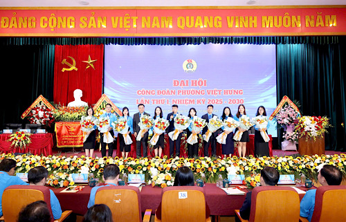 Ban chap hanh Cong doan phuong Viet Hung khoa I, nhiem ky 2025 - 2030. Anh: Manh Quan