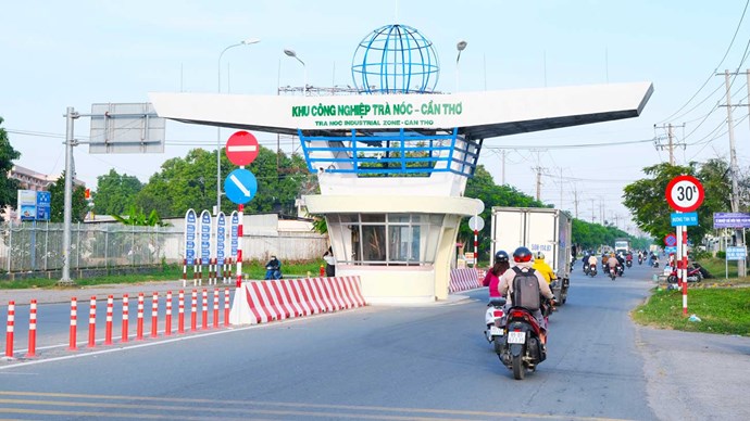 Can Tho dinh huong phat trien cac KCN, CCN doc theo cao toc Can Tho - Ca Mau va Chau Doc - Can Tho - Soc Trang, dong thoi dieu chinh dan cac KCN trong loi do thi ra ngoai. Anh: My Ly