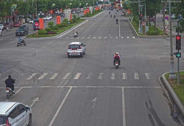 バクニン省で冷たい罰金を科せられた車の所有者。写真:バクニン警察