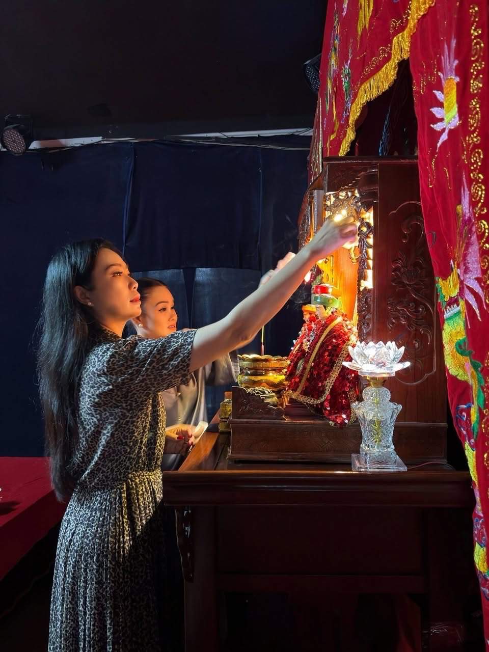 Anh: Nghe si cung cap.