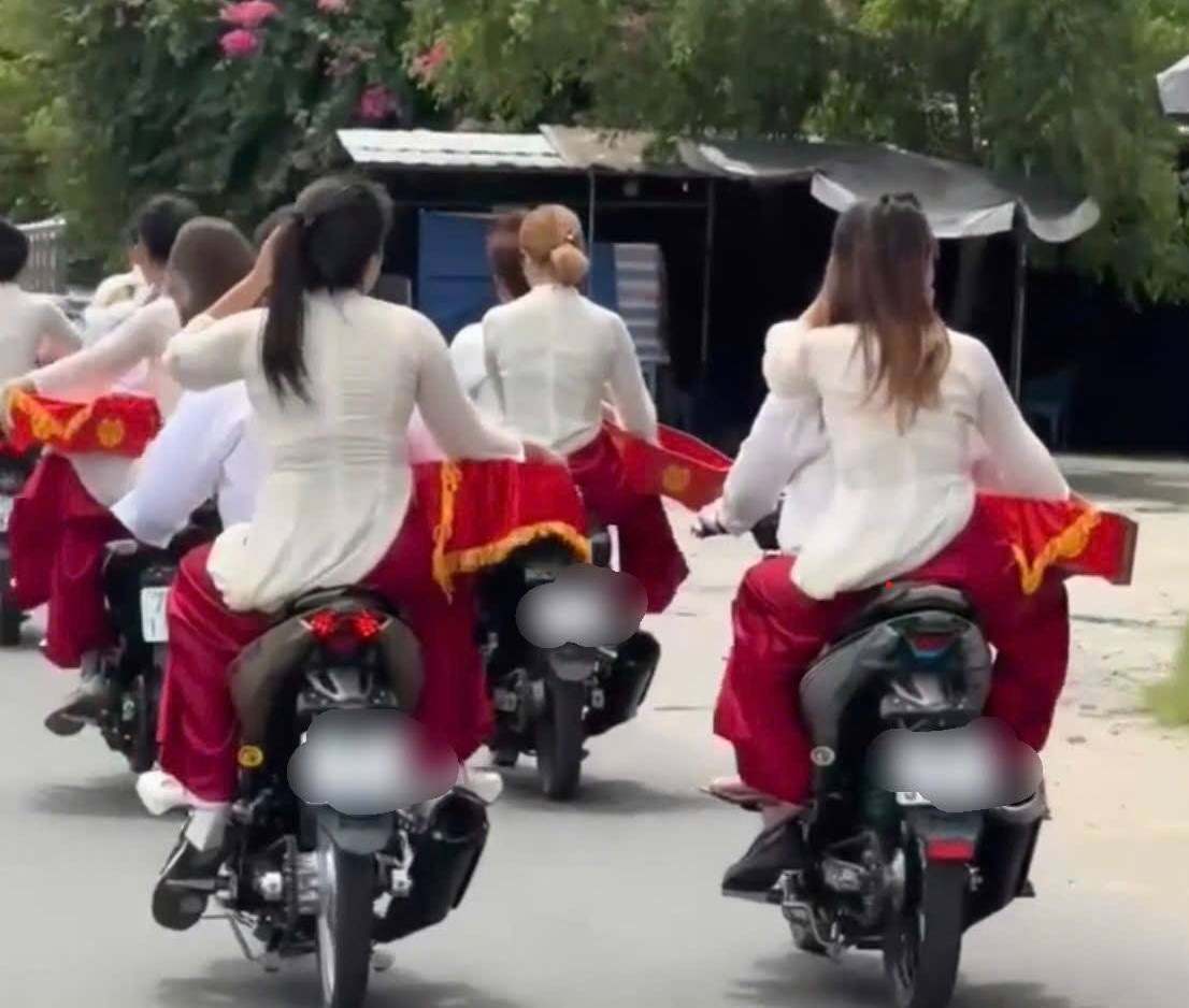 Hình ảnh đoàn rước dâu không đội mũ bảo hiểm bị người dân ghi lại. Ảnh: Cảnh sát giao thông Quảng Ngãi.