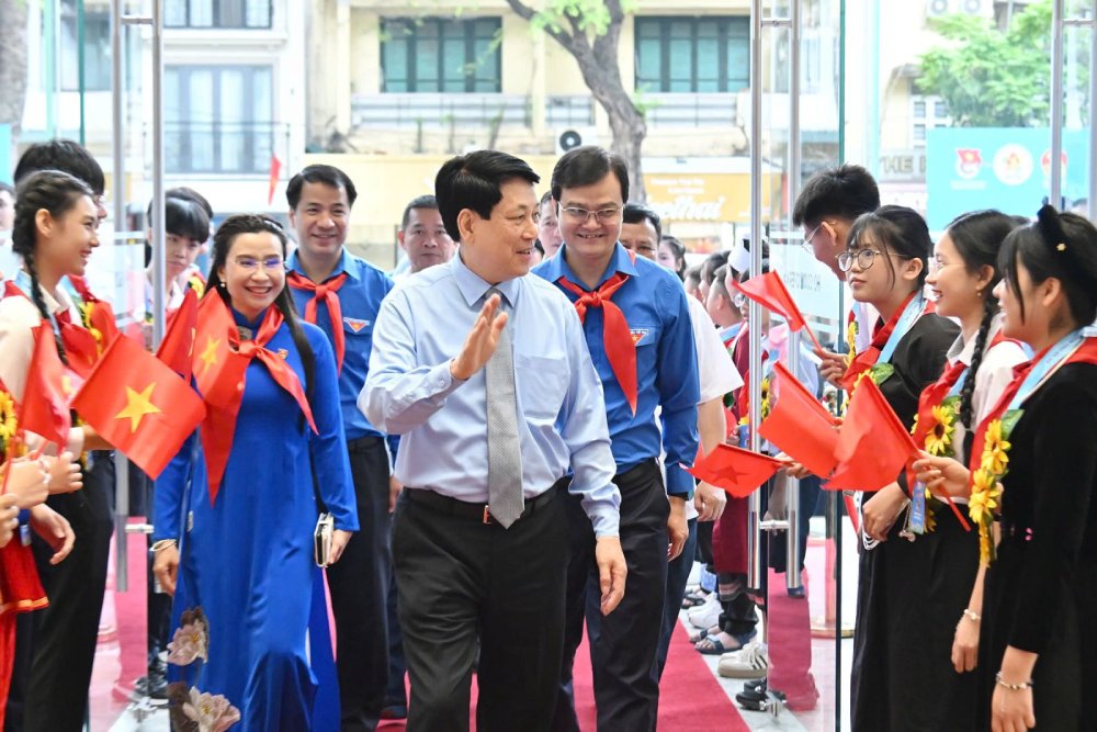 Politburo member and President Luong Cuong attended the 10th National Honoring Ceremony for Uncle Ho's Good Children - 2025. Photo: Office of the President