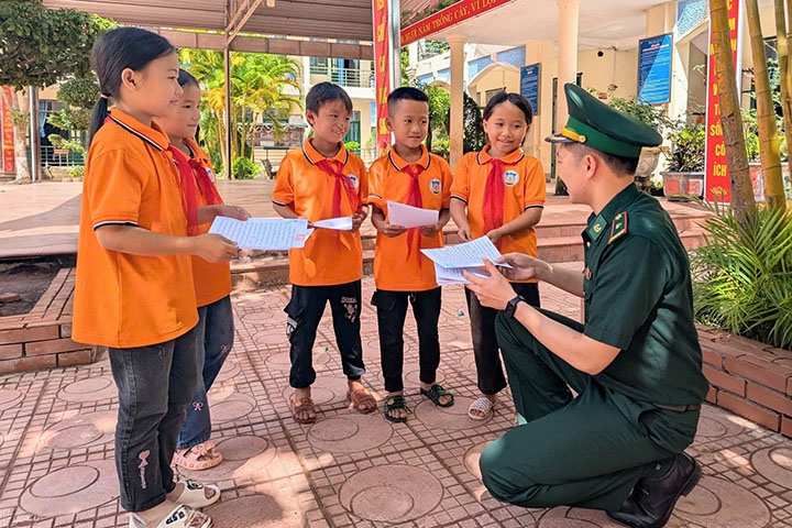 Anh: Don Bien phong Na Co Sa