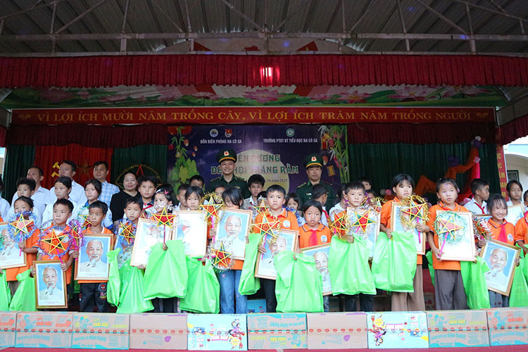 Anh: Don Bien phong Na Co Sa