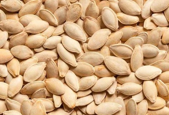Pumpkin seeds are rich in nutrients that help nourish the kidneys. Photo: Kieu Vu.