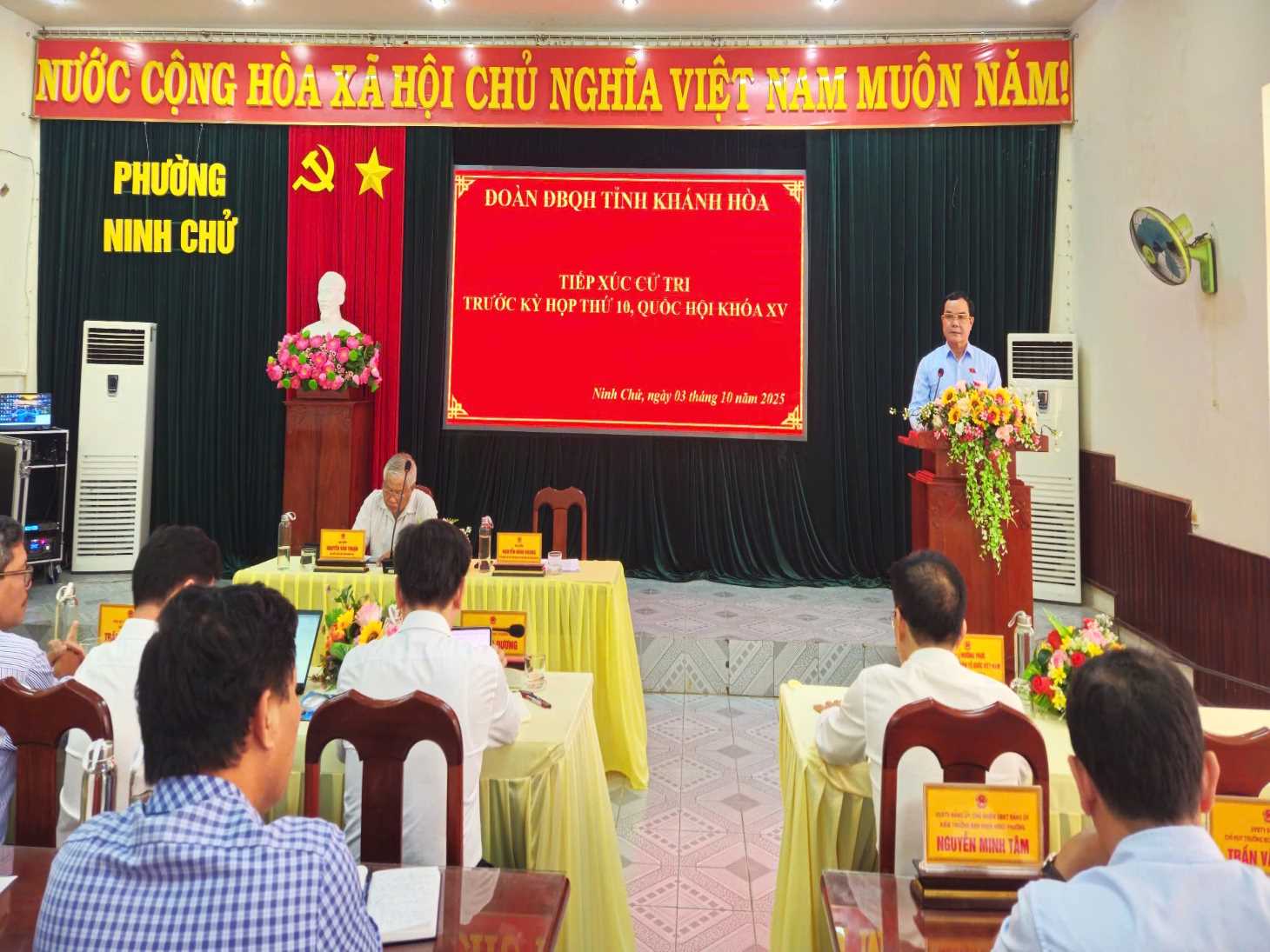 Dai bieu Quoc hoi Nguyen Dinh Khang - Anh: Phuong Linh