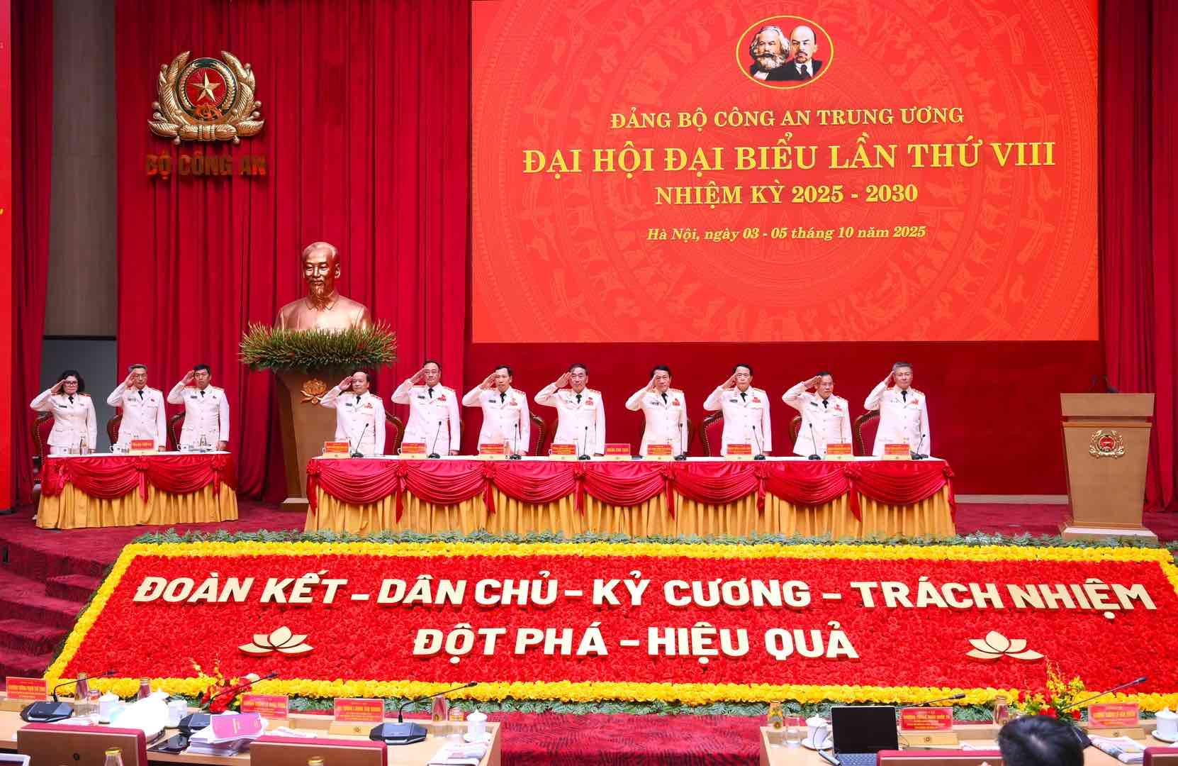 The Presidium and the Secretariat launched the Congress. Photo: Ministry of Public Security