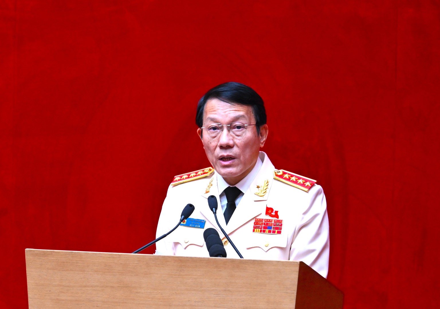 Dai tuong Luong Tam Quang chu tri phien tru bi Dai hoi.
