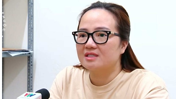 Doanh nhân Hoàng Hường tại cơ quan công an. Ảnh: VTV