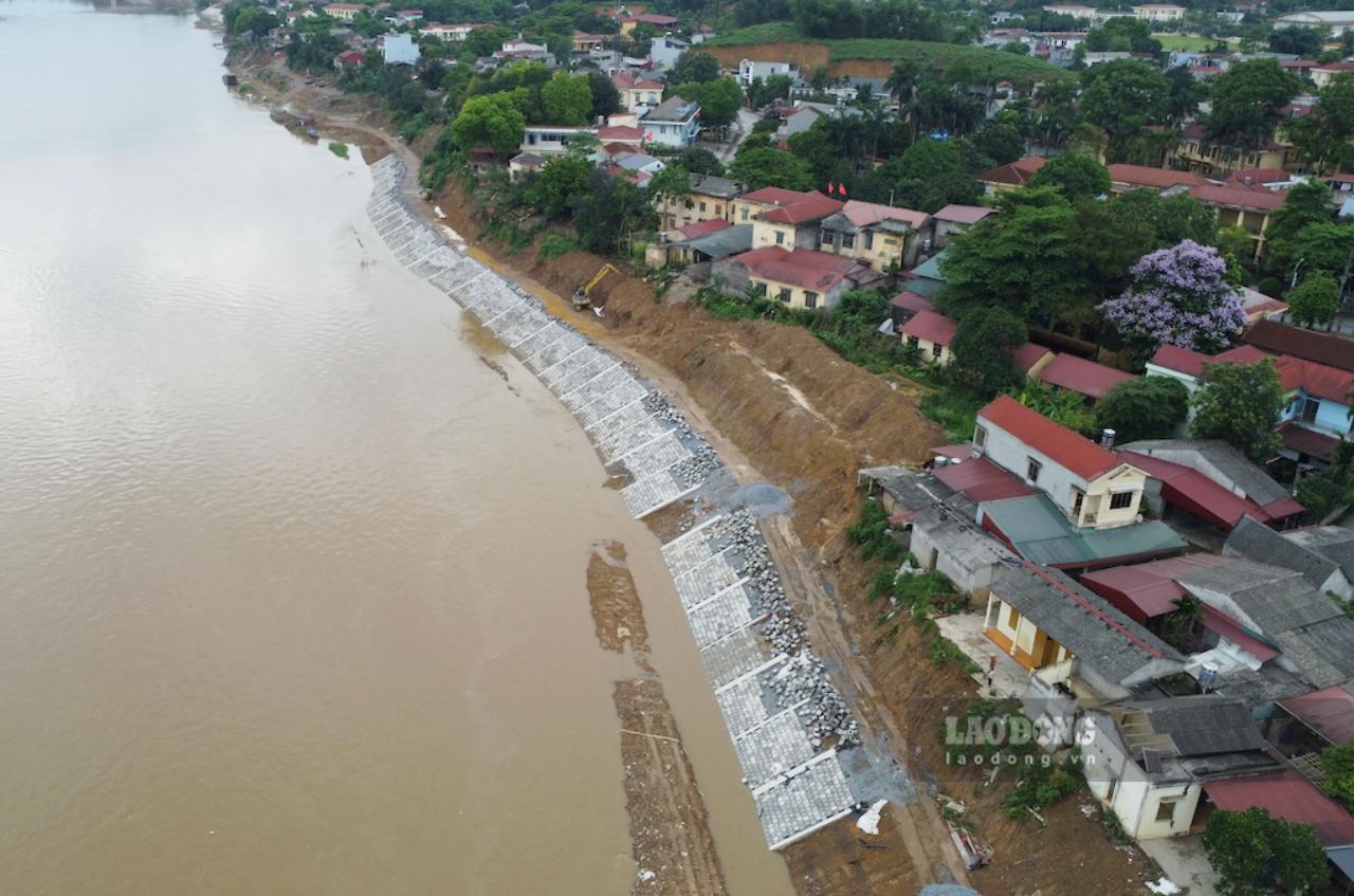 Le projet de canaux fluviaux est en cours de realisation dans la zone de la commune de Tran Yen. Photo : Van Duc.