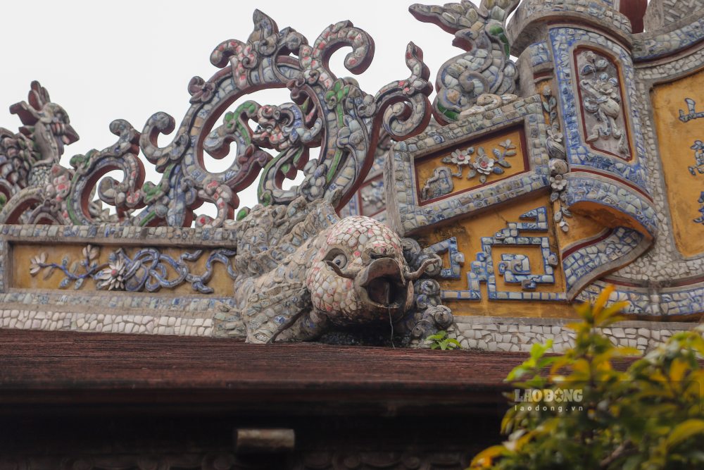 Mang xoi nuoc mua la kien truc duoc tao dung tinh xao, mang net rieng biet o chua Tu Hieu.