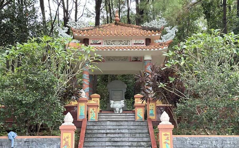 The original burial place of Uncle Ho's mother is being restored. Photo: Nguyen Luan