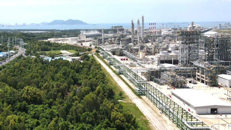 롱선면의 석유화학 프로젝트는 친환경 생산 공장이 되기 위한 투자 단계를 진행하고 있습니다. 사진: 탄 안
