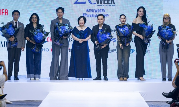 Many famous fashion designers gathered at the program. Photo: Organizing Committee.