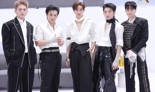 Dàn Anh trai say hi chuẩn bị cho tập 7. Ảnh: VieON.