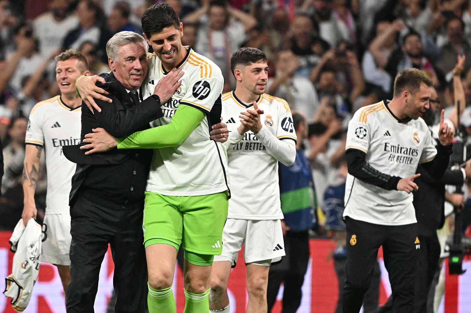 Carlo Ancelotti co phan nuong chieu cac cau thu Real Madrid. Anh: AFP