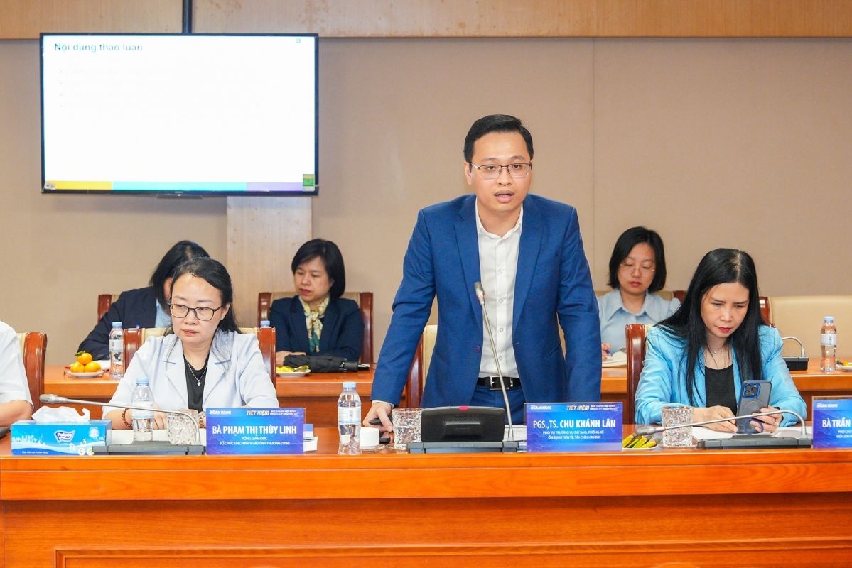 PGS.TS Chu Khanh Lan - Pho Vu truong Vu Du bao thong ke - On dinh tien te, tai chinh NHNN dua ra con so an tuong ve ti le nguoi tre. Anh: BTC 