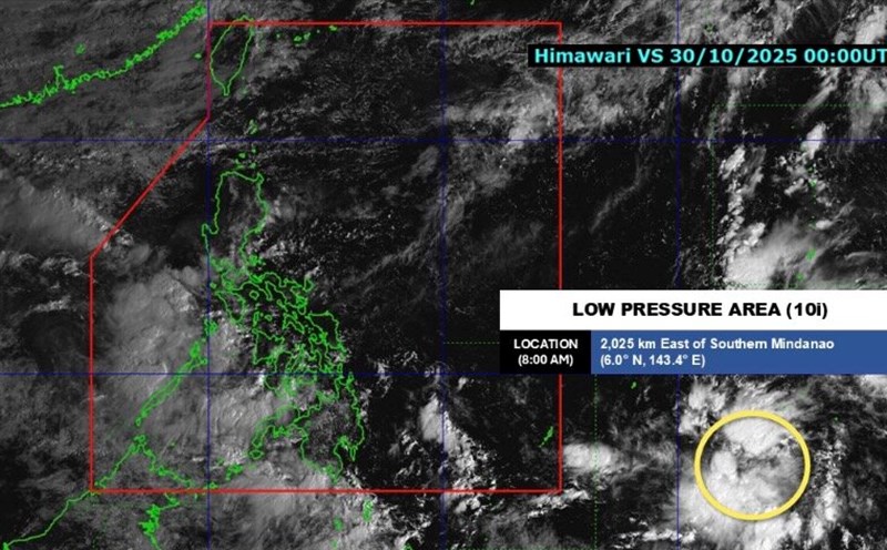Location of the low pressure near the East Sea on the morning of October 30. Photo: PAGASA