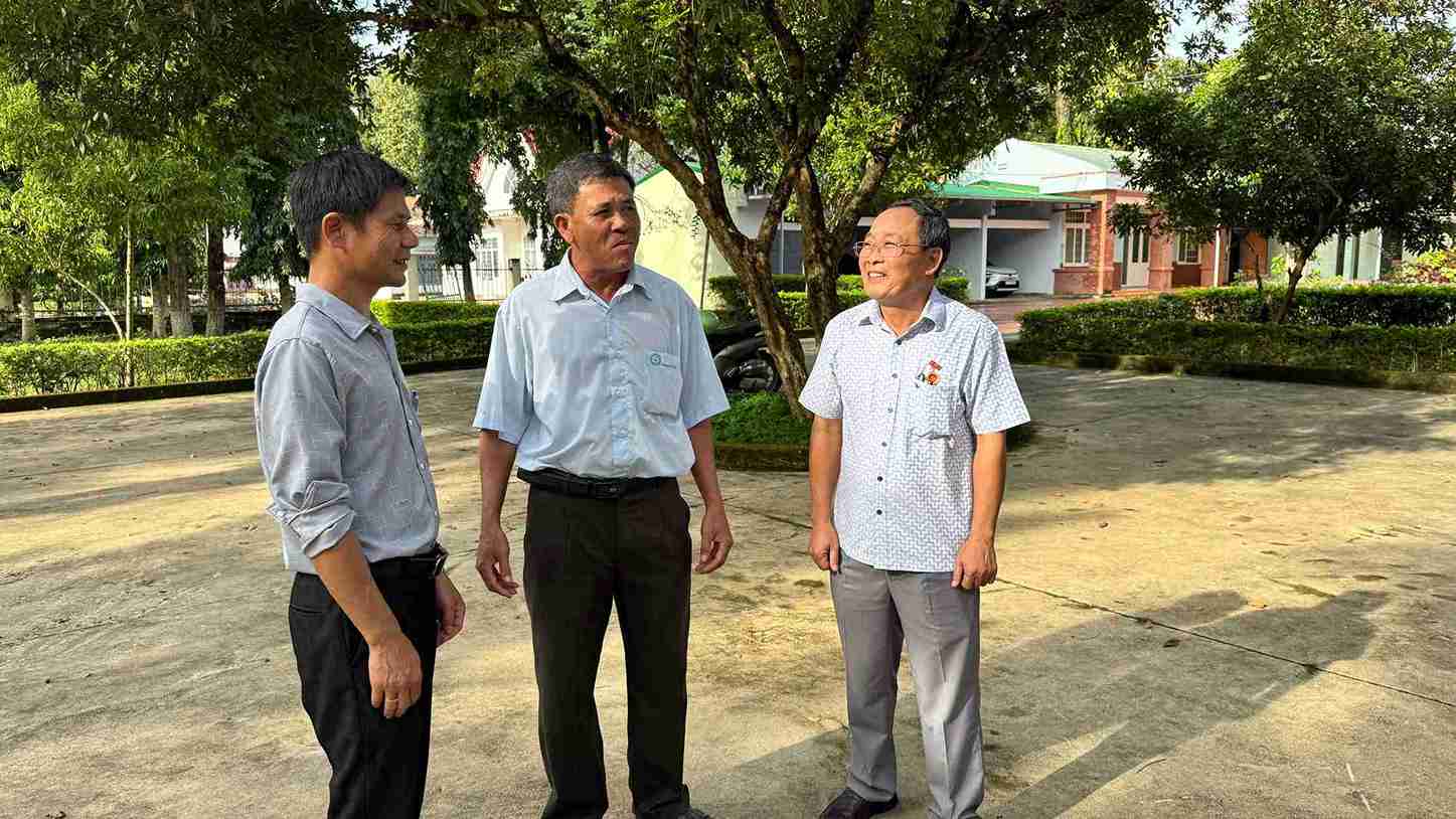 Nguoi uy tin dong vai tro rat quan trong o cac thon, buon tren dia ban xa Ea Wer. Anh: Bao Lam