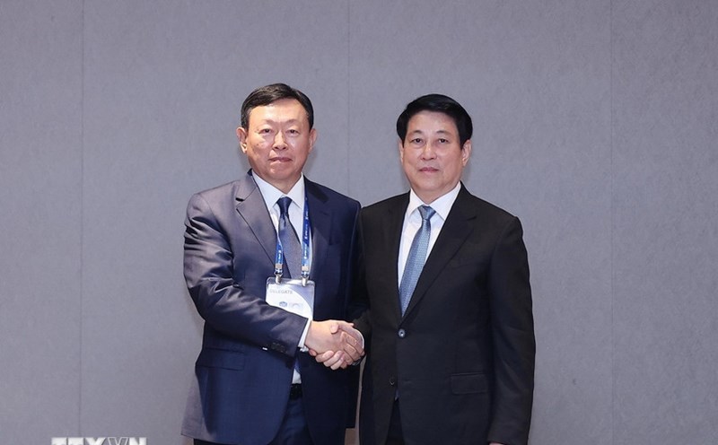 Politburo member and President Luong Cuong highly appreciated the investment and business activities of Lotte Group in Vietnam. Photo: VNA