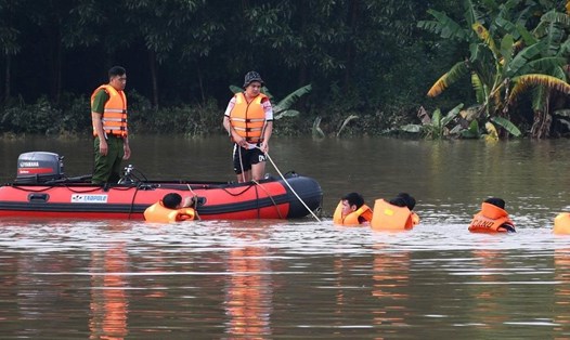 Lực lượng chức năng ở Quảng Ngãi đã tìm thấy thi thể anh Lê Bá Hiếu. Ảnh: Trọng Quốc