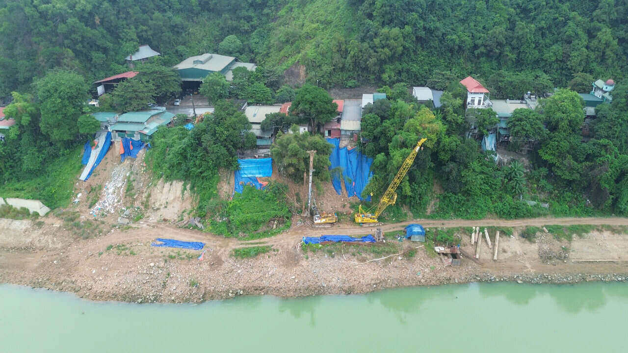 May moc nam bat dong tai du an. Anh: Minh Nguyen