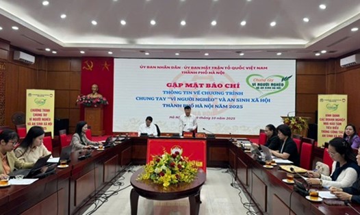 Hà Nội ủng hộ gần 40 tỉ đồng cho Quỹ “Vì người nghèo”. Ảnh: Minh Hạnh