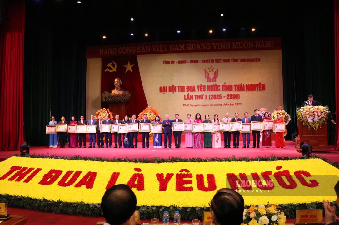 Thai Nguyen promotes emulation movements, towards a modern industrial province. Photo: PV Group.