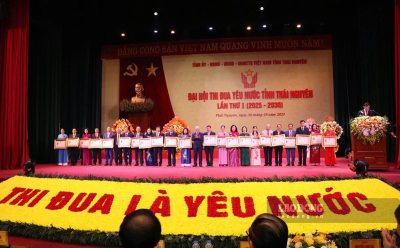 Thai Nguyen promotes emulation movements, towards a modern industrial province. Photo: PV Group.