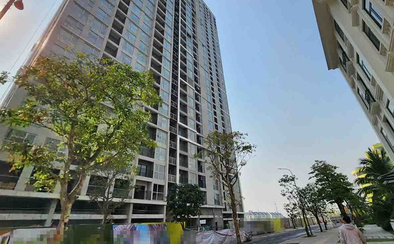 Current housing prices are high compared to people's income. Photo: Cao Nguyen.