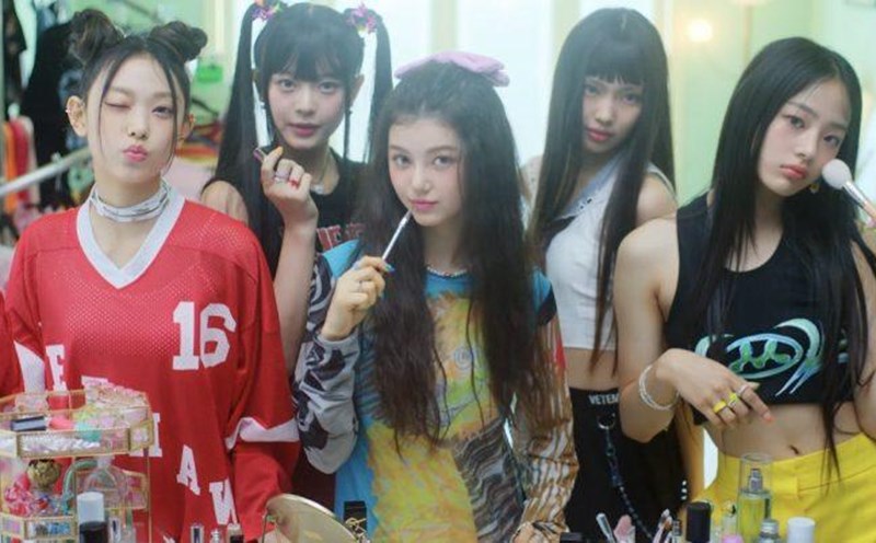 NewJeans in the Attention MV. Photo: Taken from the Attention MV