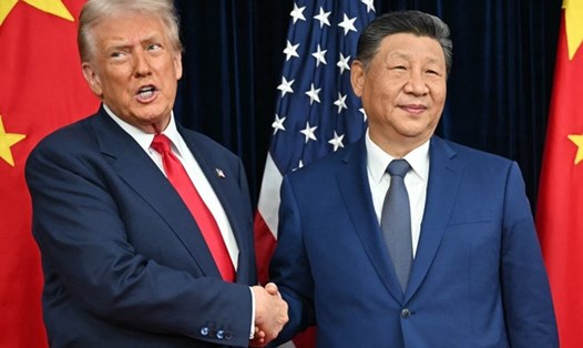 Tổng thống Mỹ Donald Trump và Chủ tịch Trung Quốc Tập Cận Bình tại Busan, Hàn Quốc sáng 30.10. Ảnh: AFP