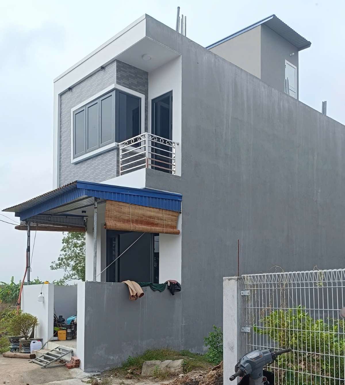 ハイフォン市ティエンフオンの他人の土地に誤って建てられた家が、約1か月半後に移転することになった。写真: ホアン・コイ