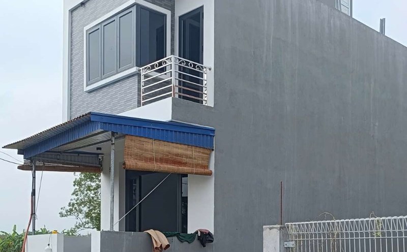 The house built on a different elevation in Thien Huong, Hai Phong will be moving around for about 1.5 months. Photo: Hoang Khoi