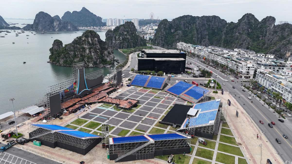 Chuong trinh nghe thuat (concert) chao mung ky niem 89 nam Ngay Truyen thong Cong nhan vung Mo - Truyen thong nganh Than (12.11.1936-12.11.2025) du kien dien ra vao toi 14.11.2025 tai Quang truong 30.10. Anh: Nguyen Hung