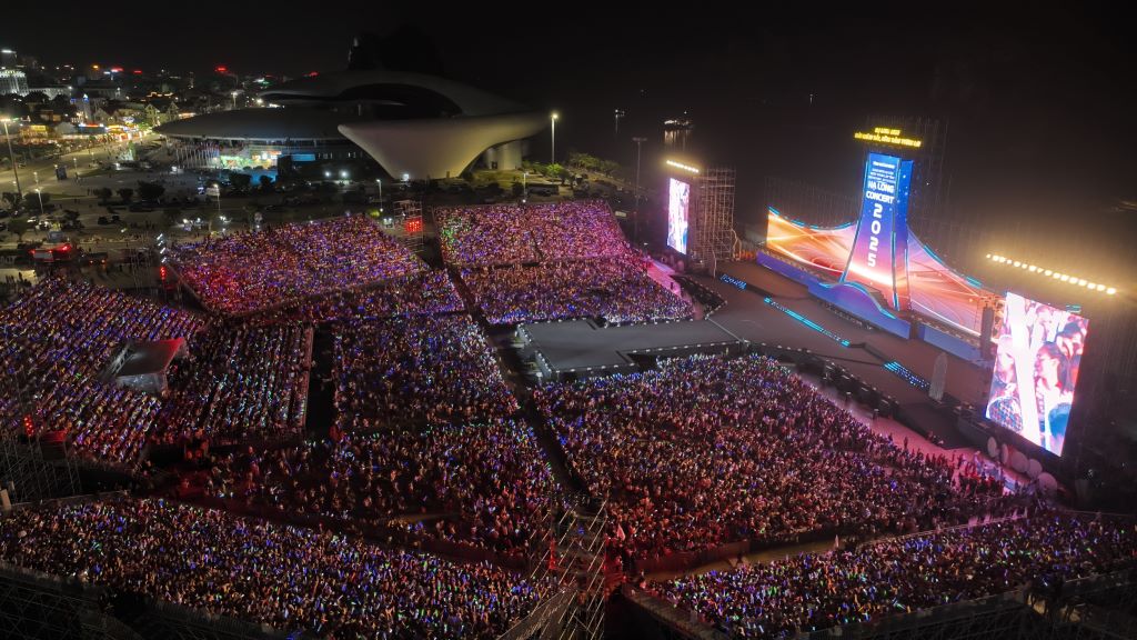 Ha Long Concert 2025 tuvo lugar en la noche del 29 de octubre de 2025 en la Plaza 30.10 barrio de Ha Long provincia de Quang Ninh. Foto: Do Phuong
