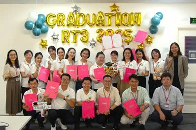 Nhan su tai AEON Viet Nam thuong xuyen duoc tham gia cac khoa hoc nang cao nang luc chuyen mon va nang luc lanh dao. Anh: AEON