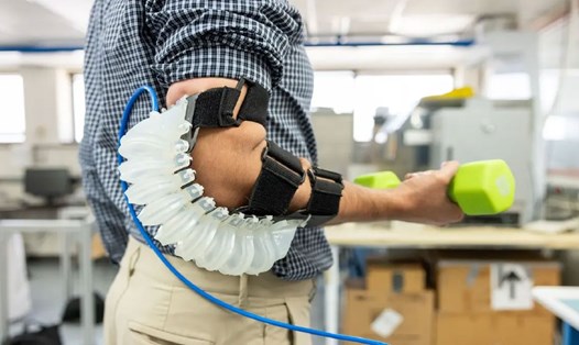 Khung xương trợ lực khuỷu tay bằng khí nén (PASE). Ảnh: Đại học Texas ở Arlington (Mỹ)