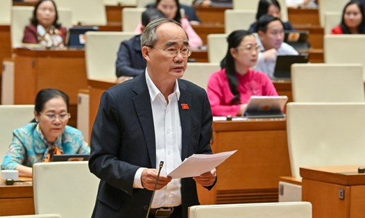 Đại biểu Nguyễn Thiện Nhân (Đoàn TPHCM) đề nghị sớm có lộ trình tăng tuổi nghỉ hưu trước 2035. Ảnh: Phạm Đông