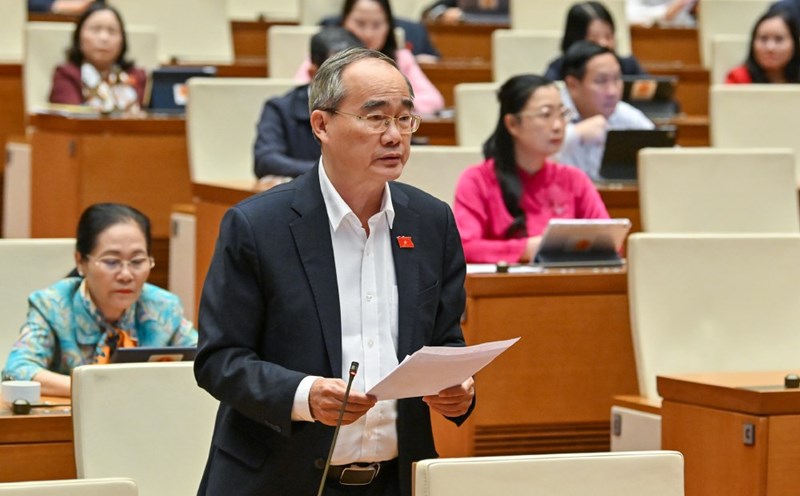 Delegate Nguyen Thien Nhan (Ho Chi Minh City Delegation) proposed to soon have a roadmap to increase the retirement age before 2035. Photo: Pham Dong