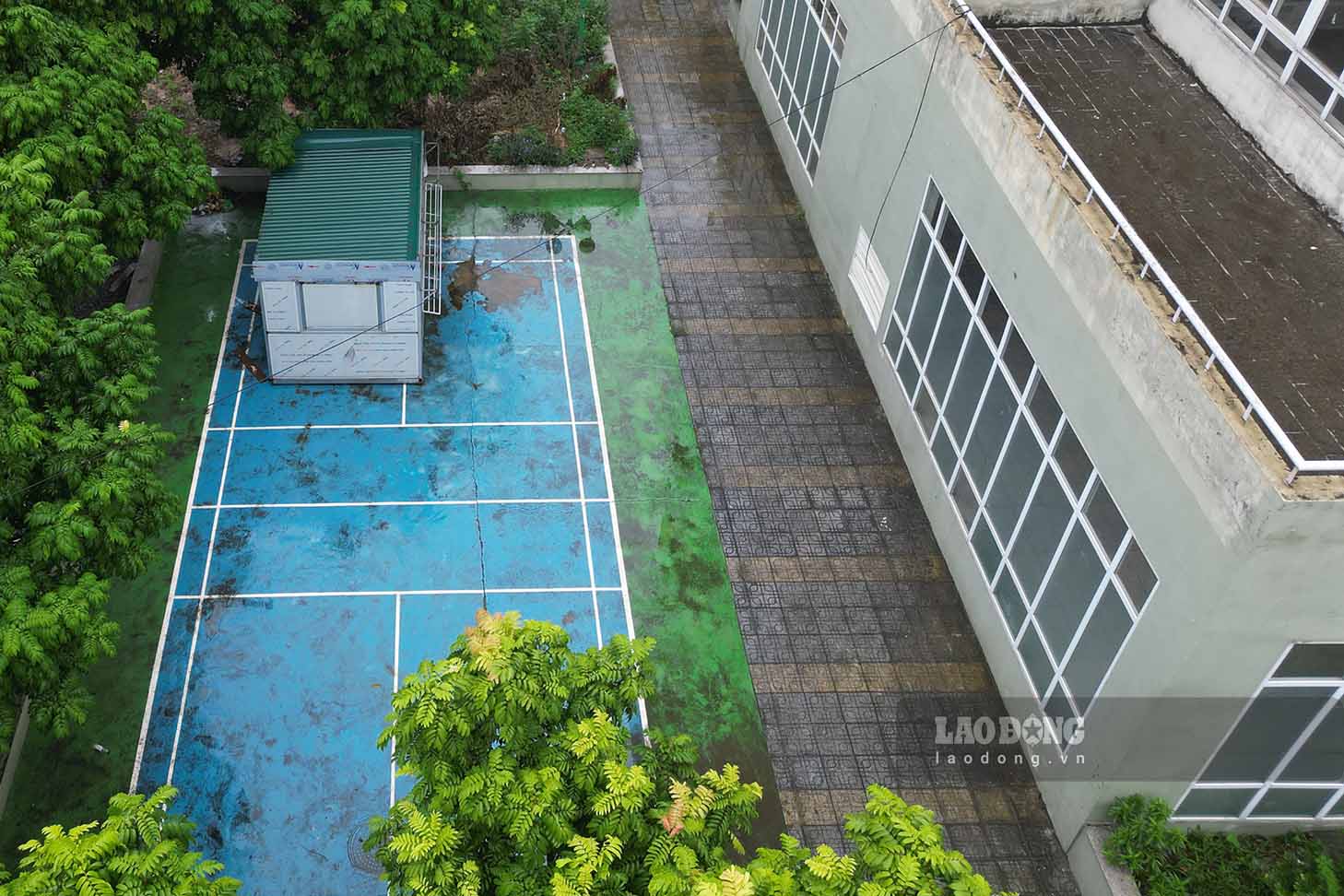 Theo chu truong da duoc UBND TP Ha Noi chap thuan, cac ho dan du dieu kien duoc boi thuong ve dat o va khong con cho o khac trong dia ban phuong tai noi thu hoi dat se duoc bo tri tai dinh cu bang dat tai khu do thi moi Viet Hung (phuong Viet Hung) va o dat 5.B1-CT (xa Dong Anh) hoac bang cac can ho tai quy nha tai dinh cu Thuong Thanh (phuong Viet Hung).