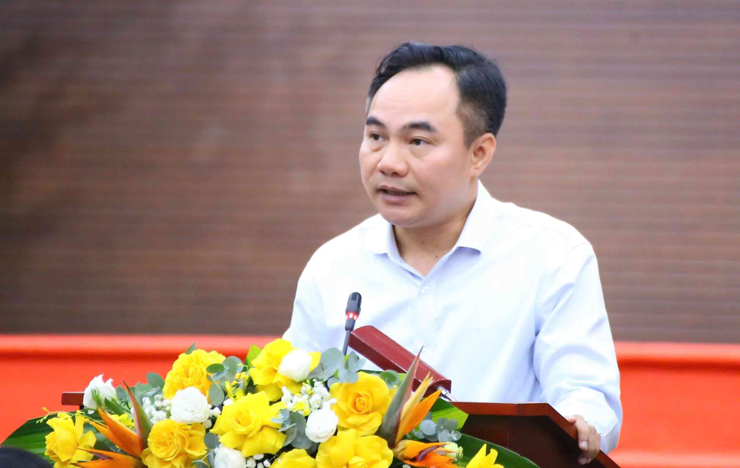 Đại tá Nguyễn Huy Khích, Phó Cục trưởng Cục An ninh chính trị nội bộ (Bộ Công an) thông tin tại Hội nghị. Ảnh: Tống Giáp