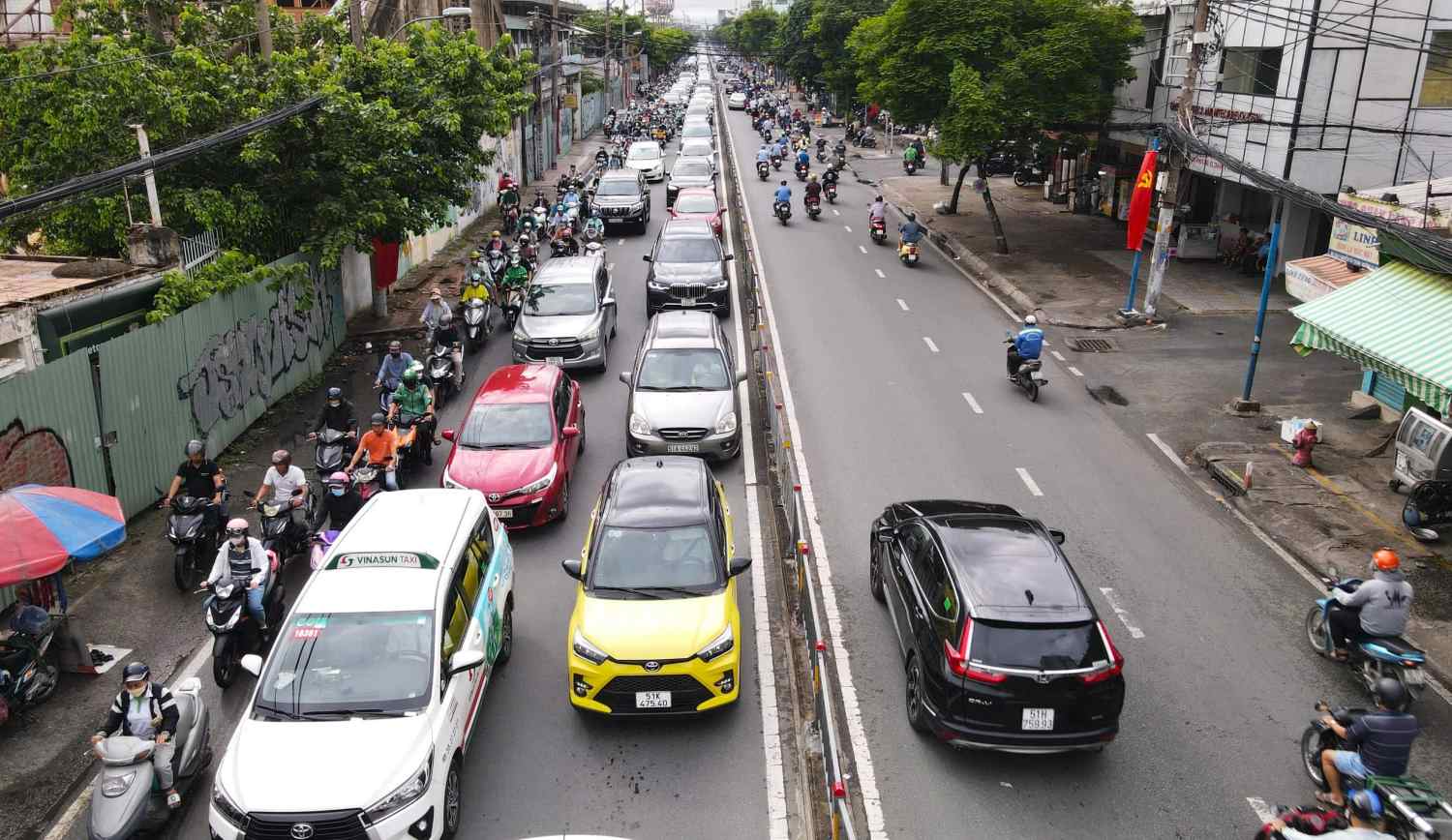 La calle Nguyen Tat Thanh se ampliara a 6 - 8 carriles. Foto: Anh Tu