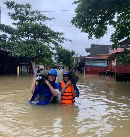 Can bo VNPT luon lac quan san sang ung cuu dam bao thong tin cho nguoi dan