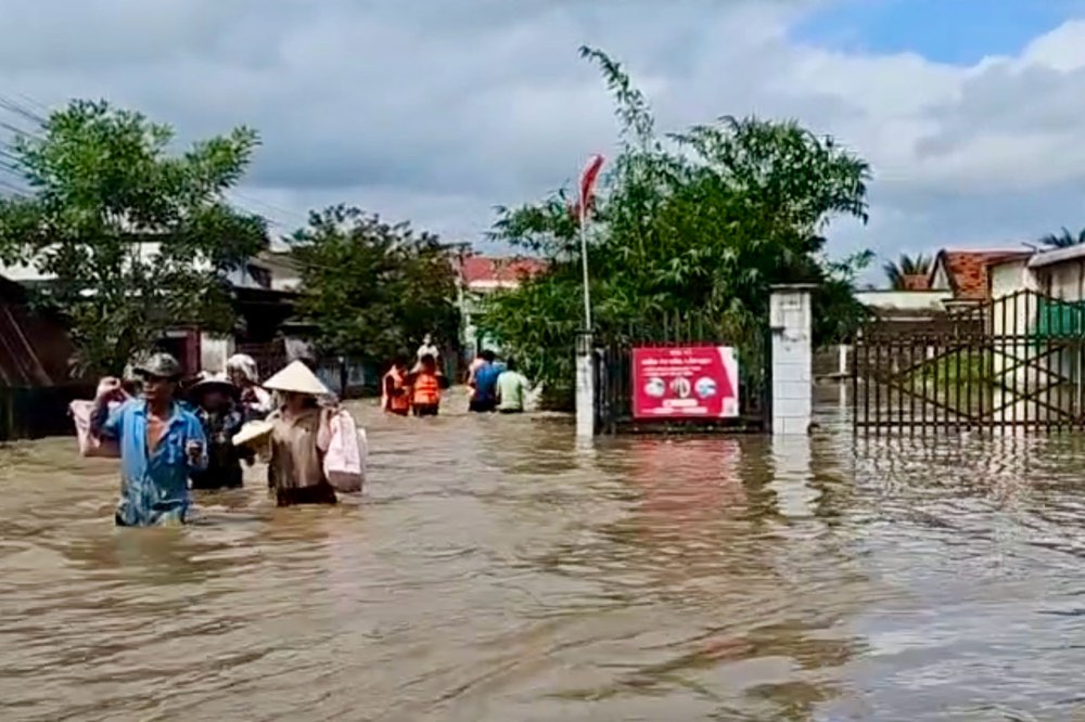 Mot khu vuc ngap sau vao chieu 30.10. Anh: Duy Tuan 