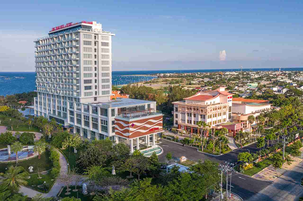 ニントゥアンで古くから最大のホテルが営業を停止した。写真: ファン・ラン